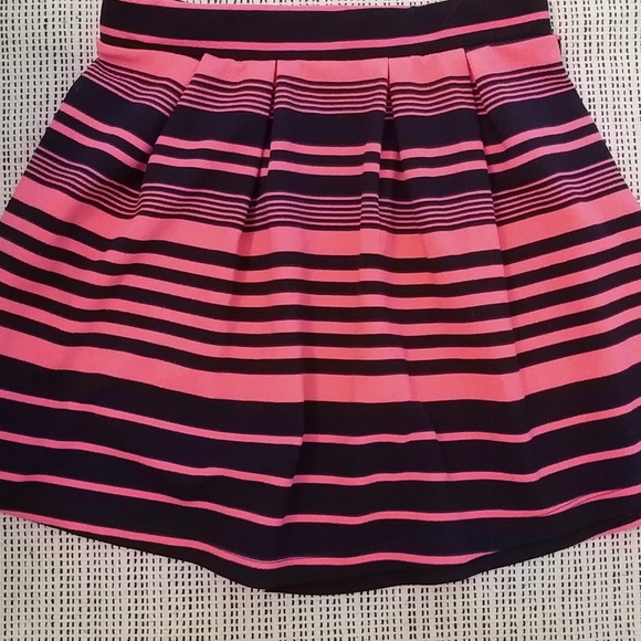 Mini skirt - Picture 3 of 3